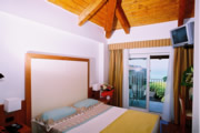 Ingrandisci